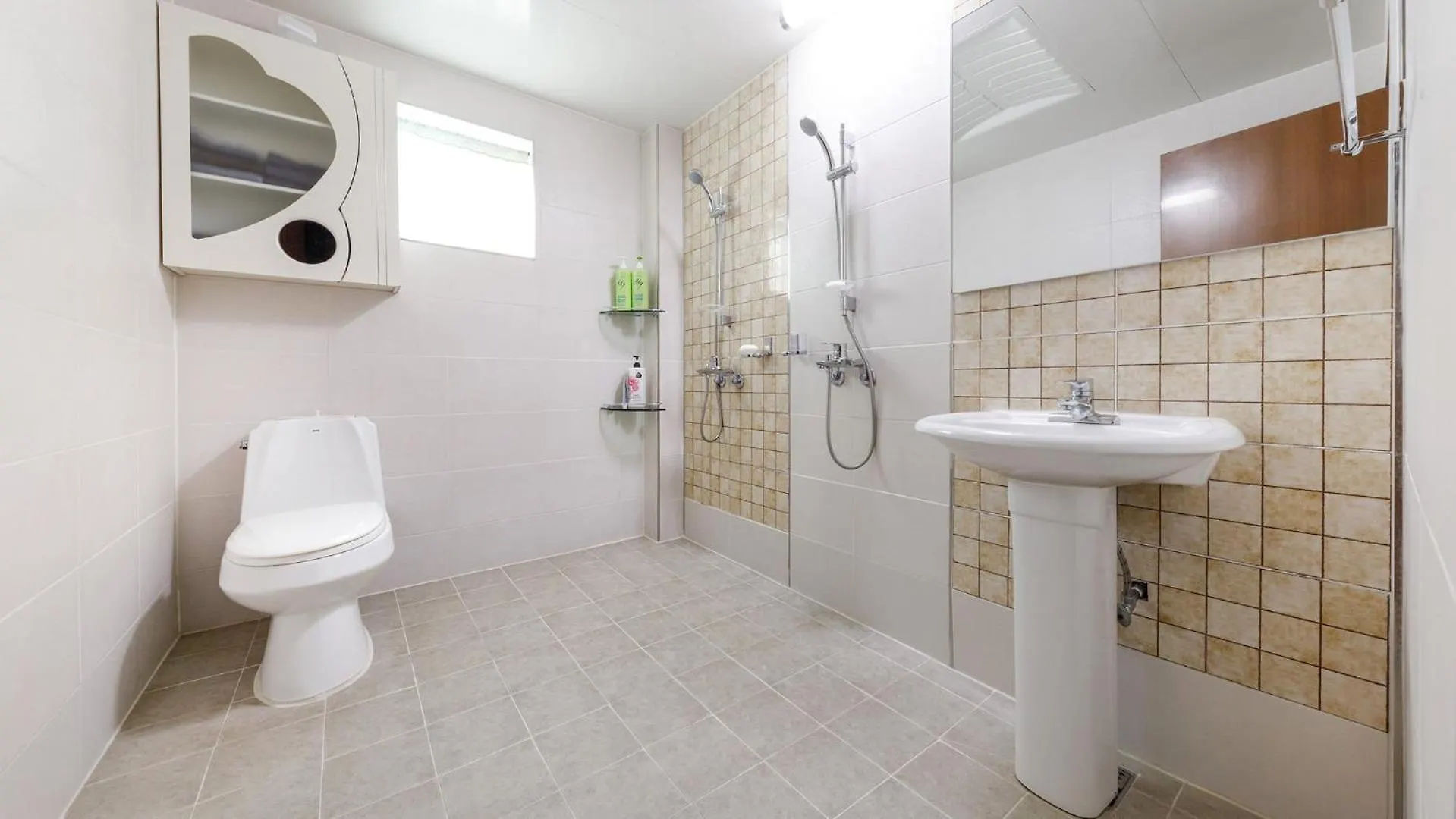 Rumah liburan Ganghwado Dongmag Spa Pension Incheon