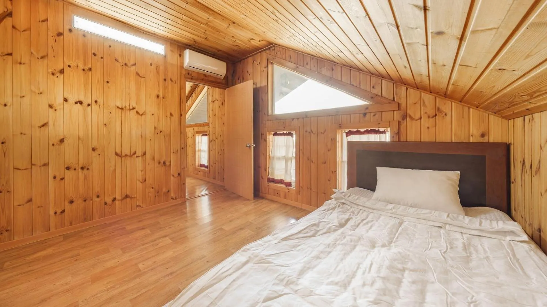 Rumah liburan Ganghwado Dongmag Spa Pension Incheon Korsel