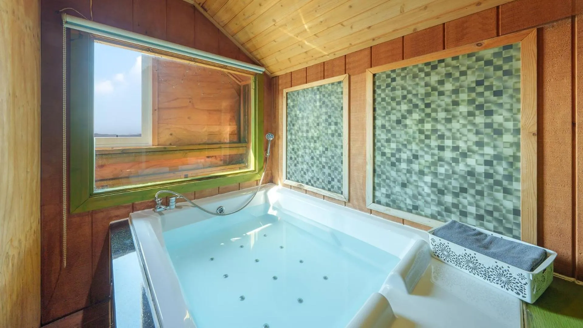 Ganghwado Dongmag Spa Pension Incheon